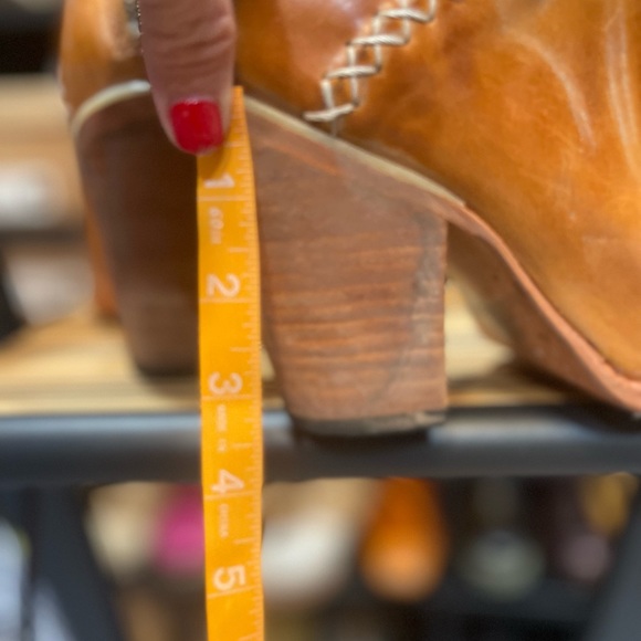 Freebird by Steven Steel Distressed Booties in Tan Size 8 - Picture 12 of 15
